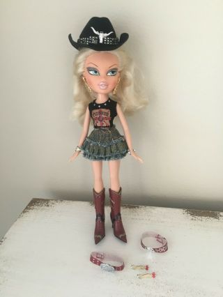 Wild Wild West Cloe Bratz Doll Walmart Exclusive In Outfit W/cool Accessories