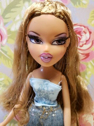 Bratz Girlz Nite Out Yasmin Doll with clothes & shoes rooted eyelashes 3