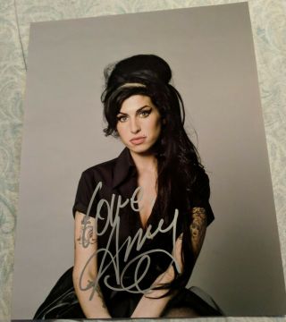 Amy Winehouse Hand Signed Autographed Photo 8 1/2 X 11 W/coa Rehab Deceased