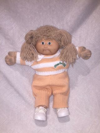 Vintage 1985 Cabbage Patch Kid Girl,  Includes Birth Certificate.
