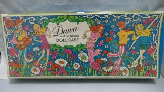 0563 Dawn And Her Friends Doll Case 1970