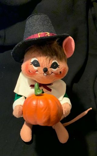 Annalee Pilgrim Mouse Carrying Pumpkin 2008