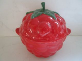 Le Creuset Petite Raspberry Berry Fruit 14 Oz Stoneware Casserole Red Dish & Lid