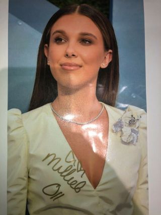 Millie Bobby Brown Authentic Hand Signed Autograph 7x10 Photo With