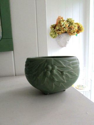 Vintage Mccoy Pottery Matte Green Berry And Leaf Hanging Flower Pot Planter
