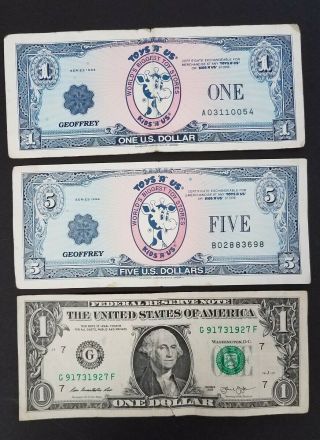 Circulated Toys R Us Geoffrey Money Certificates 1992 $1 1994 $5 Vg