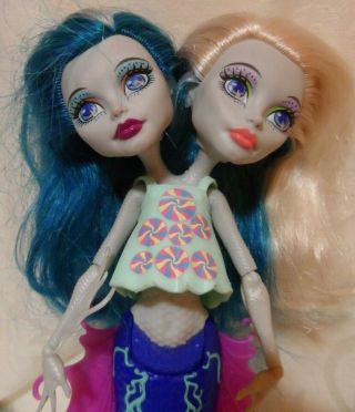 Mattel,  Monster High 2 Headed Doll Peri & Pearl,  Dressed