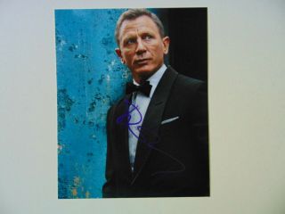 " James Bond " Daniel Craig Hand Signed 8x10 Color Photo