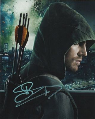 Stephen Amell Arrow Autographed Signed 8x10 Photo M1