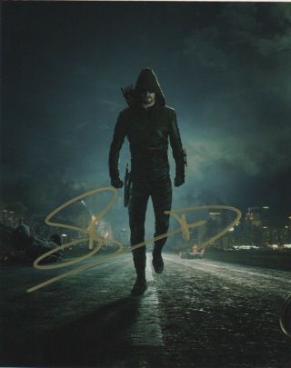 Stephen Amell Arrow Autographed Signed 8x10 Photo M8