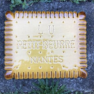Lu Petit - Beurre Nantes Pottery France Biscuit Plate Trivet