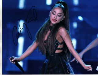 Ariana Grande - Sexy Singer - Hand Signed Autographed Photo With