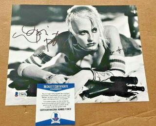 Lori Petty Signed Tank Girl 8x10 Photo Beckett Certified 2
