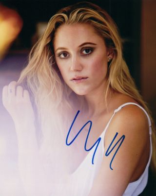 Maika Monroe Signed Autographed 8x10 Photo Actress The Guest Vd