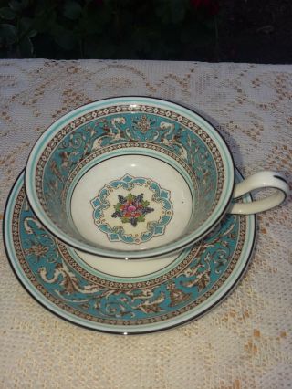 Wedgwood Florentine Cup & Saucer Brown Dragons On Turquoise Rim Fruit Center