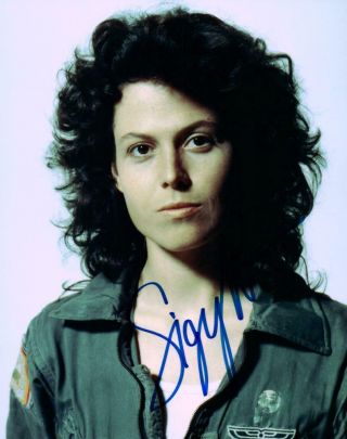 Sigourney Weaver Signed 8x10 Picture Autographed Photo