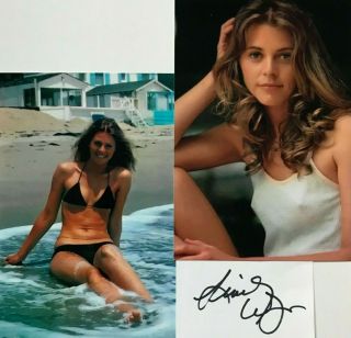 Lindsay Wagner Signed Autograph Photo.  Bionic Woman.  Grey 