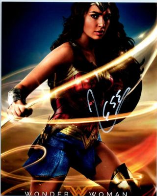 Gal Gadot Autographed 8x10 Photo Signed Picture Photo With