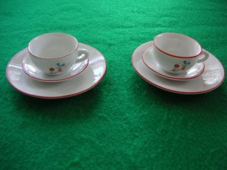 Pleasant Company Molly ' s 6 Piece China Tea Set.  2 Plates,  2 Saucers,  2 Cups. 2