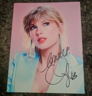 Taylor Swift Hand Signed Autographed Photo 8 1/2 X 11 W/coa Our Song Red