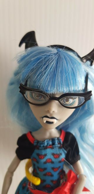Ghoulia Yelps Monster High doll 2008 Freaky fusion with stand Outfit boots 2