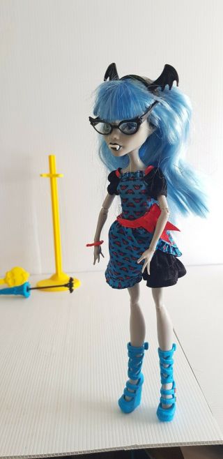 Ghoulia Yelps Monster High doll 2008 Freaky fusion with stand Outfit boots 3