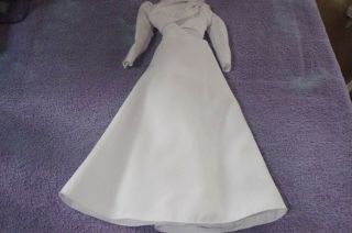 Danbury White Emanuel Gown For Danbury 14 In Diana Doll