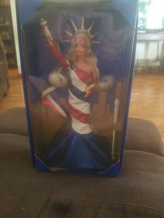 1995 Fao Schwarz Collector Statue Of Liberty Barbie Doll Mattel Limited Edition