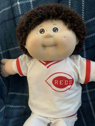 Vintage 1986 Cabbage Patch Boy Doll With Reds Baseball Uniform Dimple,  Big Thumb 3