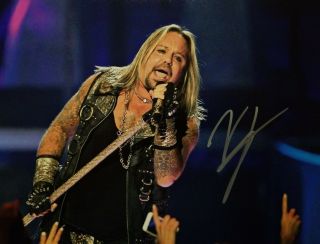 Motley Crew Vince Neil Autographed Photo 8x10 With Hand Signed