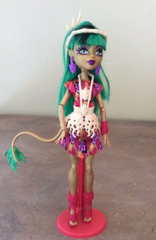 Monster High Doll Jinafire Long Ghouls Getaway Clothes Shoes Accessory