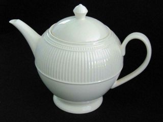 Wedgwood " Windsor " 4 Cup Teapot With Lid -