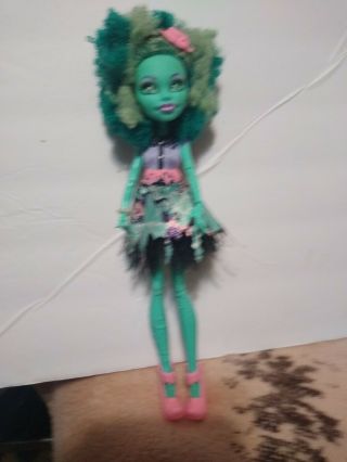 Monster High Frights Camera Action Honey Swamp Doll Mattel