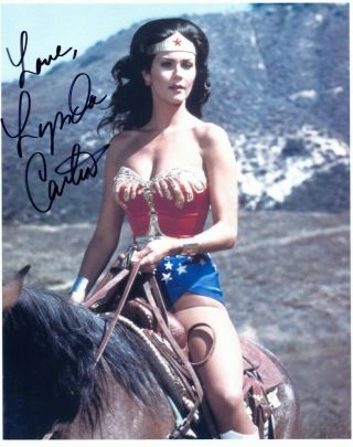 Lynda Carter Hand - Signed Wonder Woman 8x10 Authentic W/ Closeup On Horseback