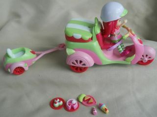 Strawberry Shortcake Goodies To Go Scooter & Doll Playset Dessert Delivery