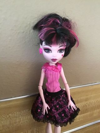 Monster High Coffin Bean Draculaura Doll from 2012 Costco Playset 2