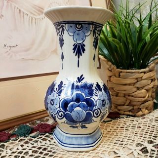 D.  K.  Delfts Blue Floral Porcelain Vase Decorative Jar Holland Pottery Decor