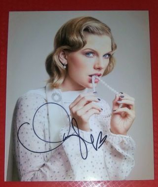 Taylor Swift Hand Signed Autographed Photo 8 X 10 W/coa Lover Red Teardrops