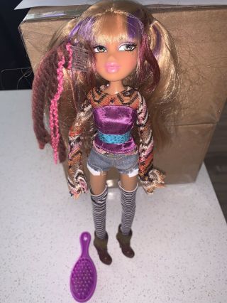 2013 Mga Bratz Doll Yasmin Purple Hair Twisty Style Long Straight Hair
