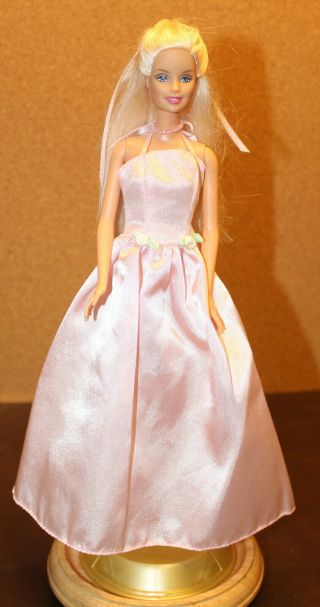 ✨1999 Mattel Barbie Doll Blonde Hair,  Blue Eyes,  Pink Sain Gown And Shoes