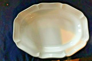 Mikasa White French Countryside F - 9000 14 1/2 " Scalloped Oval Serving Platter Ln