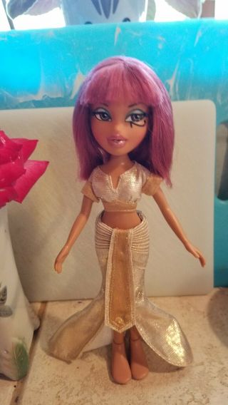 2011 Bratz Odelia Masquerade Doll.  By Mga,  Outfit,  Different Feet