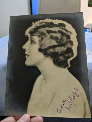 Silent Star And Oscar Winner Mary Pickford Signed Autographed Photograph 7x8