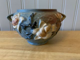 Roseville Pottery Magnolia Vase 6653 Usa 5 1/2 X 3 1/2 Inches.  Euc Blue