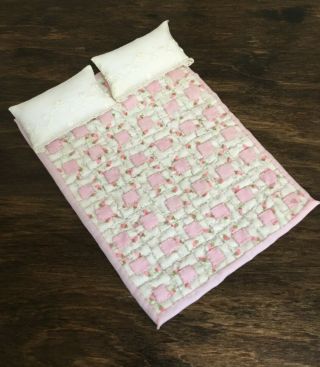 1/12 Dollhouse Miniature Hand - Stitched Quilt And Embroidered Pillows
