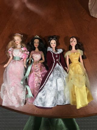 Barbie/disney Princess Lotof 4 Dolls