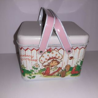 Vintage Strawberry Shortcake Tin Picnic Basket Lunch Box W/handles Picket Fence