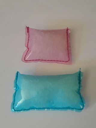 Lol Surprise Furniture Accessory Square Pink Pillow & Rectangular Blue Pillow