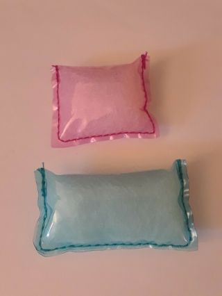 LOL Surprise Furniture Accessory Square Pink Pillow & Rectangular Blue Pillow 2
