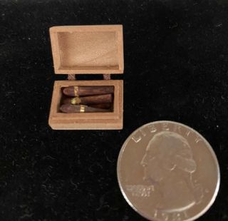 Dollhouse Miniatures 1:12 Scale Wood Cigar Box With Cigars